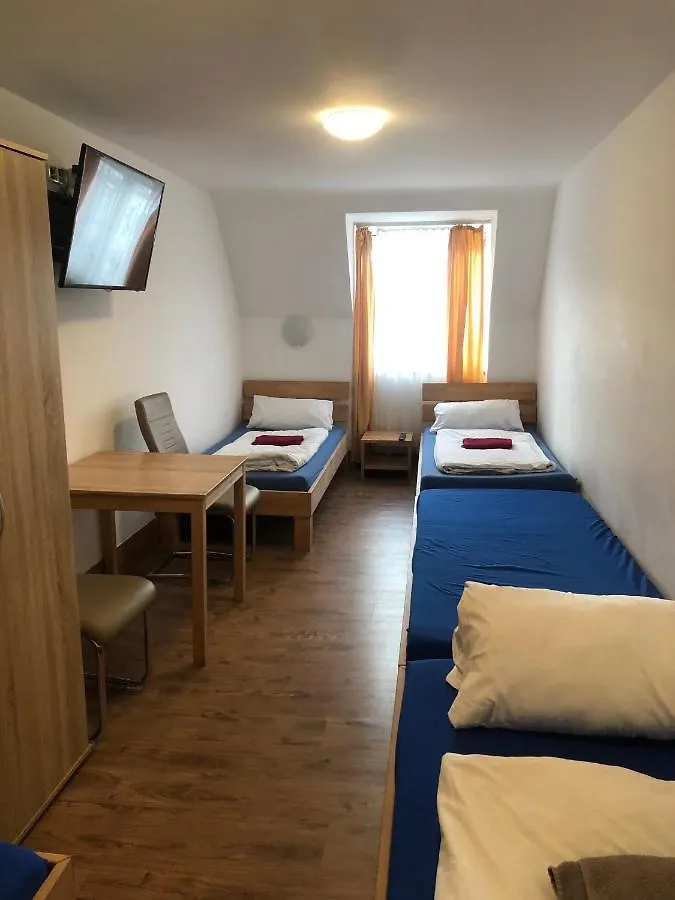 מינכן Hotel Pension Schmellergarten בית הארחה