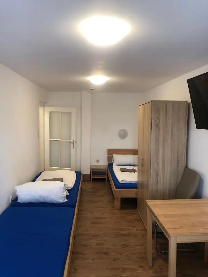 בית הארחה מינכן Hotel Pension Schmellergarten
